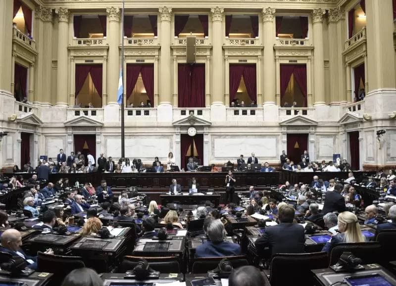 ¡Fuga express! - Diputados catamarqueños abandonan al peronismo y Milei se queda con la primera minoría