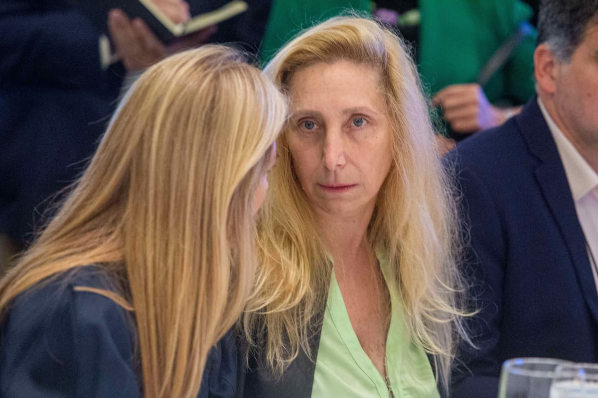 La pasarela del silencio: Yuyito González y Karina Milei, el encuentro que no fue