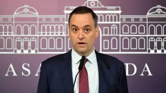 ¡Ajuste de gabinete! - Adorni firma el decreto que liquida vicejefaturas y desata una guerra de sillones en el corazón del Estado